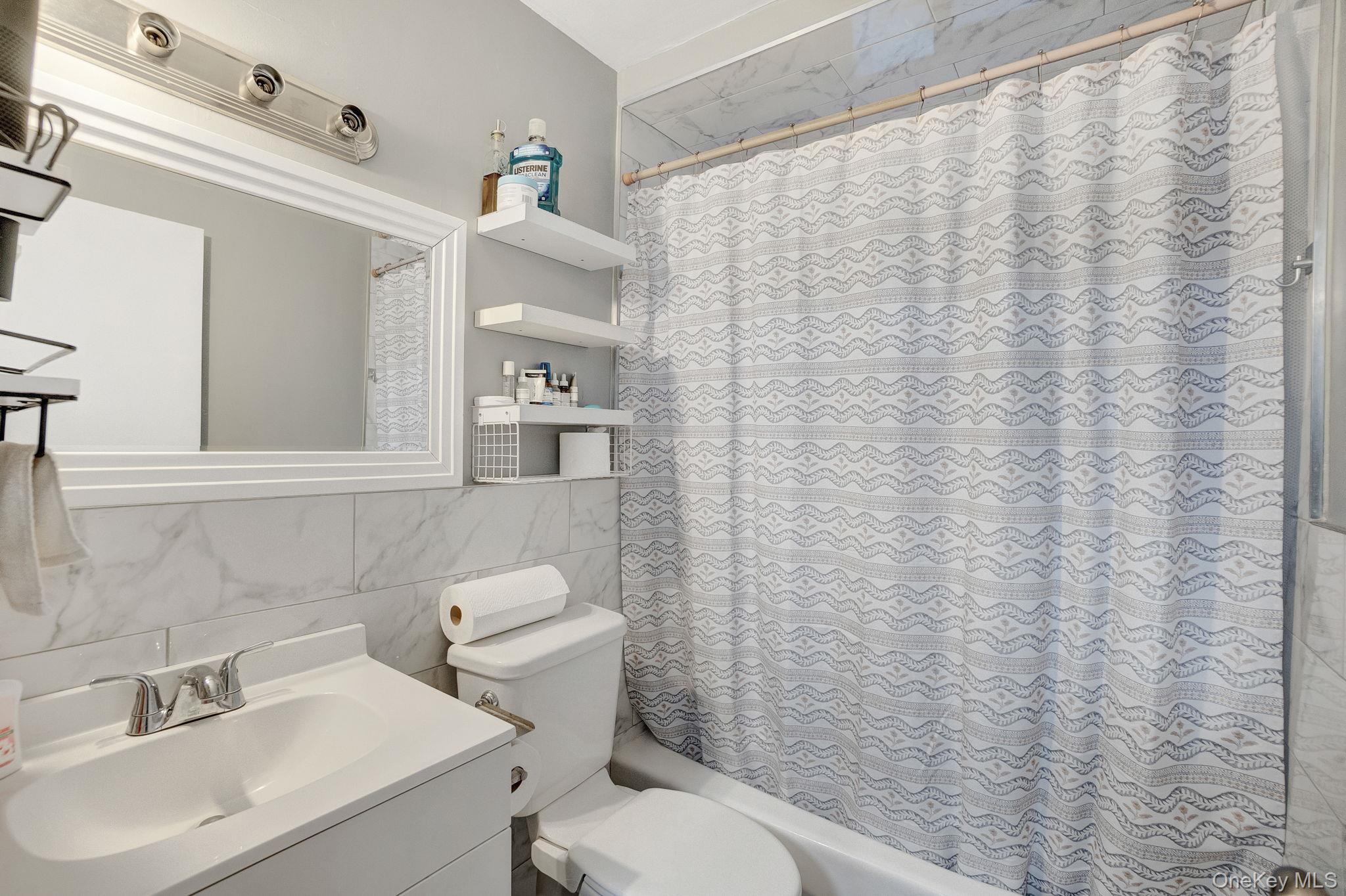 #18 photo, 18 Cambridge Avenue, Bethpage , NY 11714