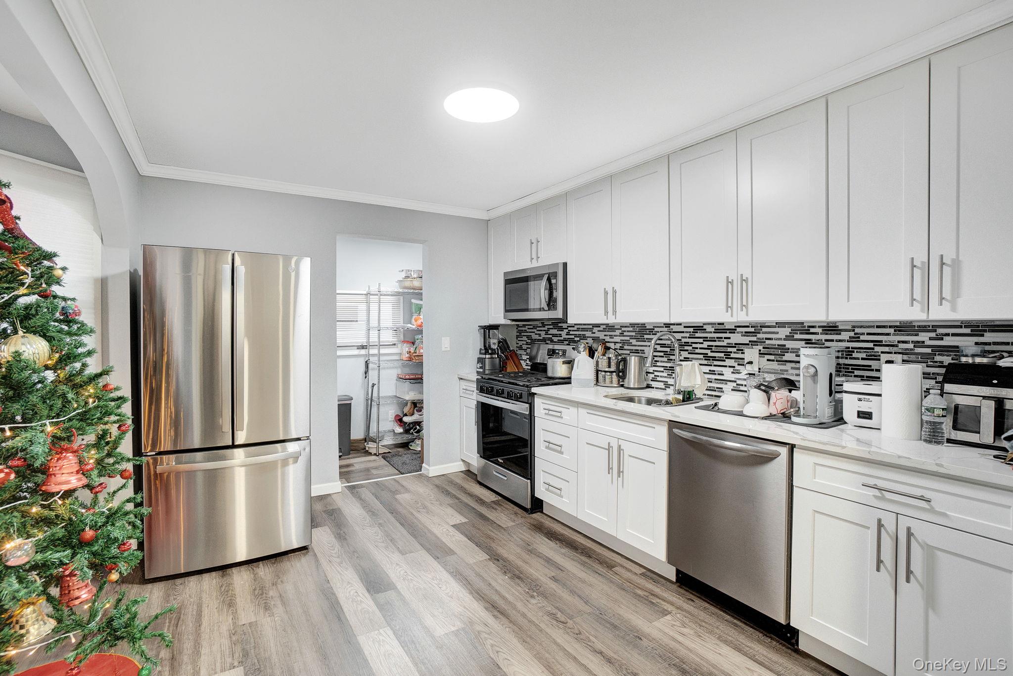 #4 photo, 18 Cambridge Avenue, Bethpage , NY 11714