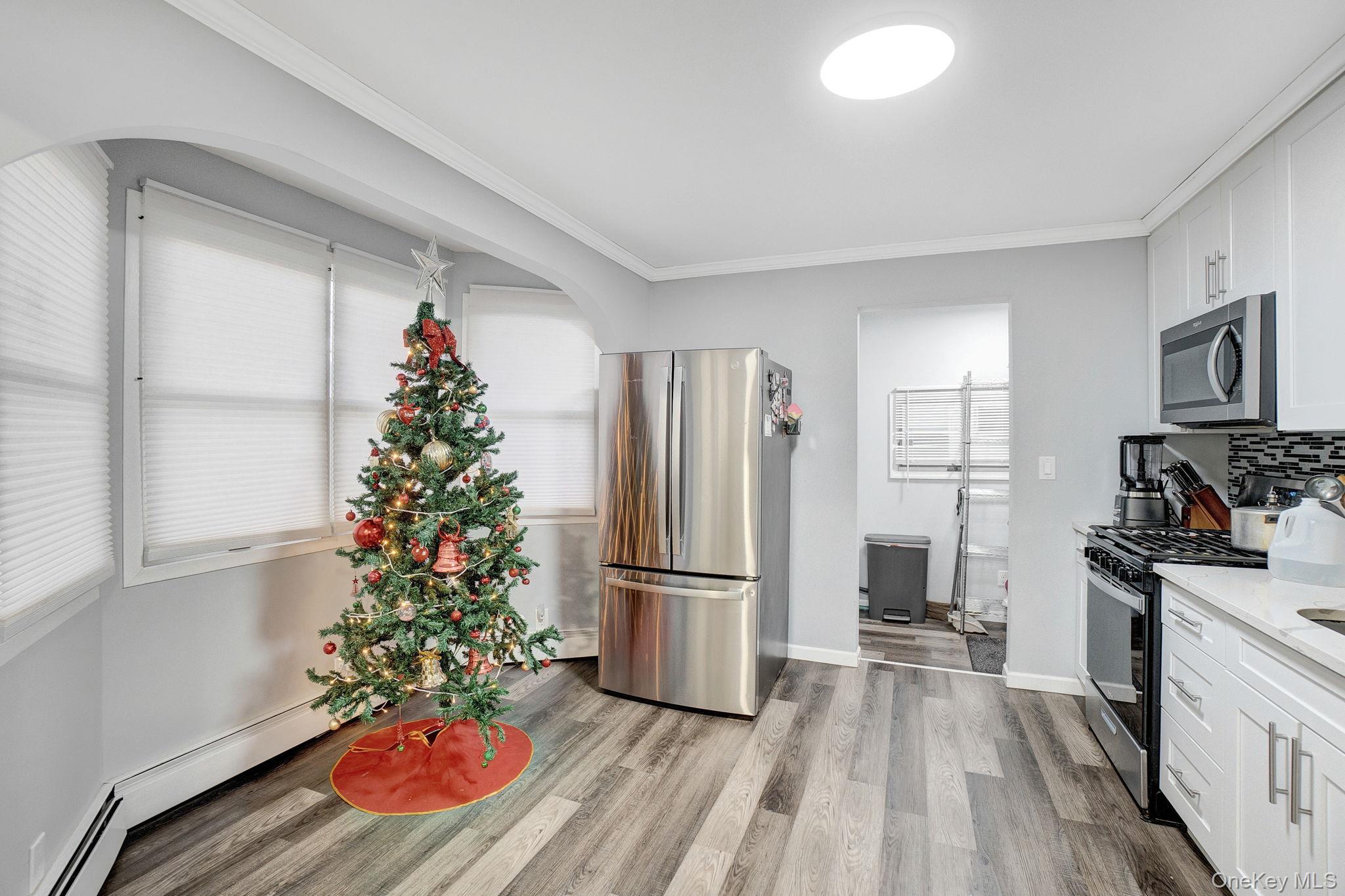 #6 photo, 18 Cambridge Avenue, Bethpage , NY 11714