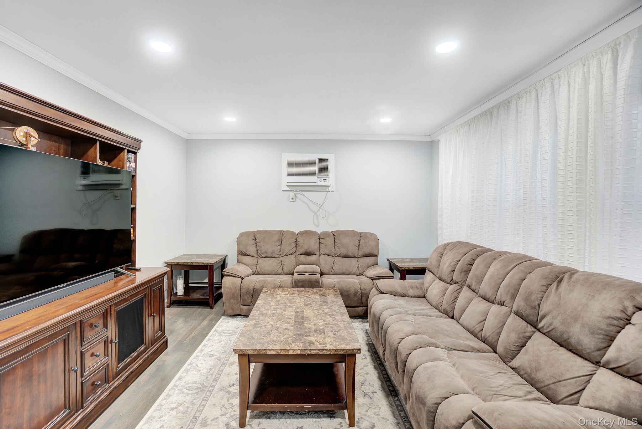 #8 photo, 18 Cambridge Avenue, Bethpage , NY 11714