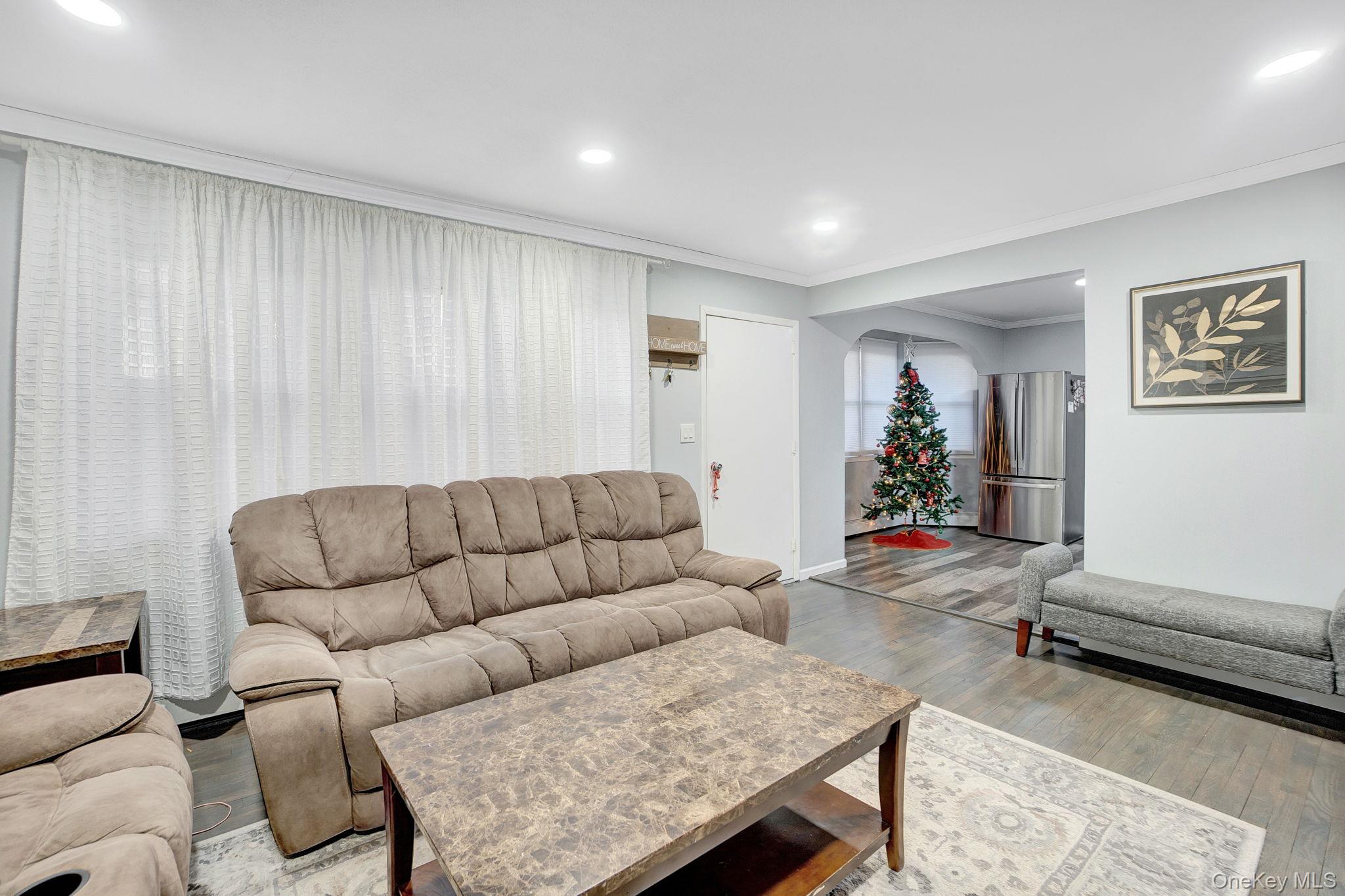 #9 photo, 18 Cambridge Avenue, Bethpage , NY 11714