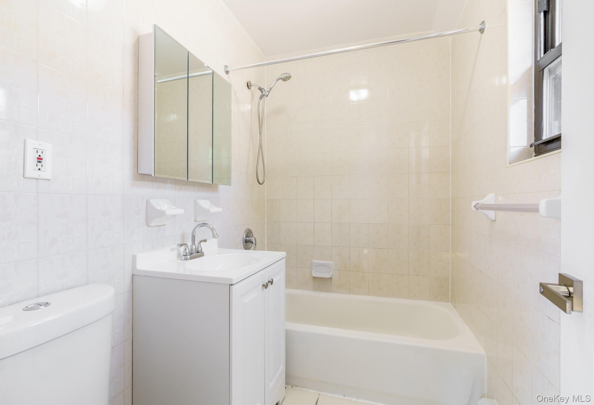 #12 photo, 1209 E 93rd Street, Бруклин ‖ Brooklyn , NY 11236