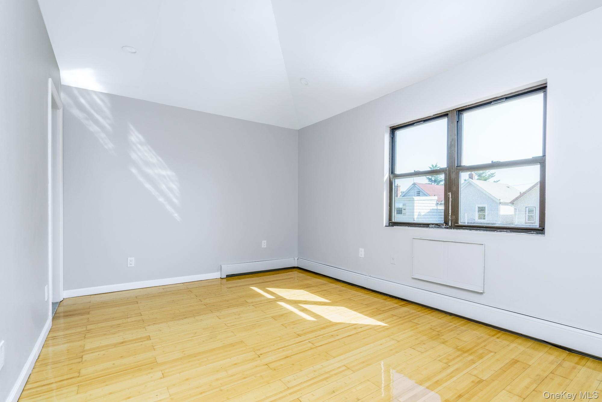 #8 photo, 1209 E 93rd Street, Бруклин ‖ Brooklyn , NY 11236