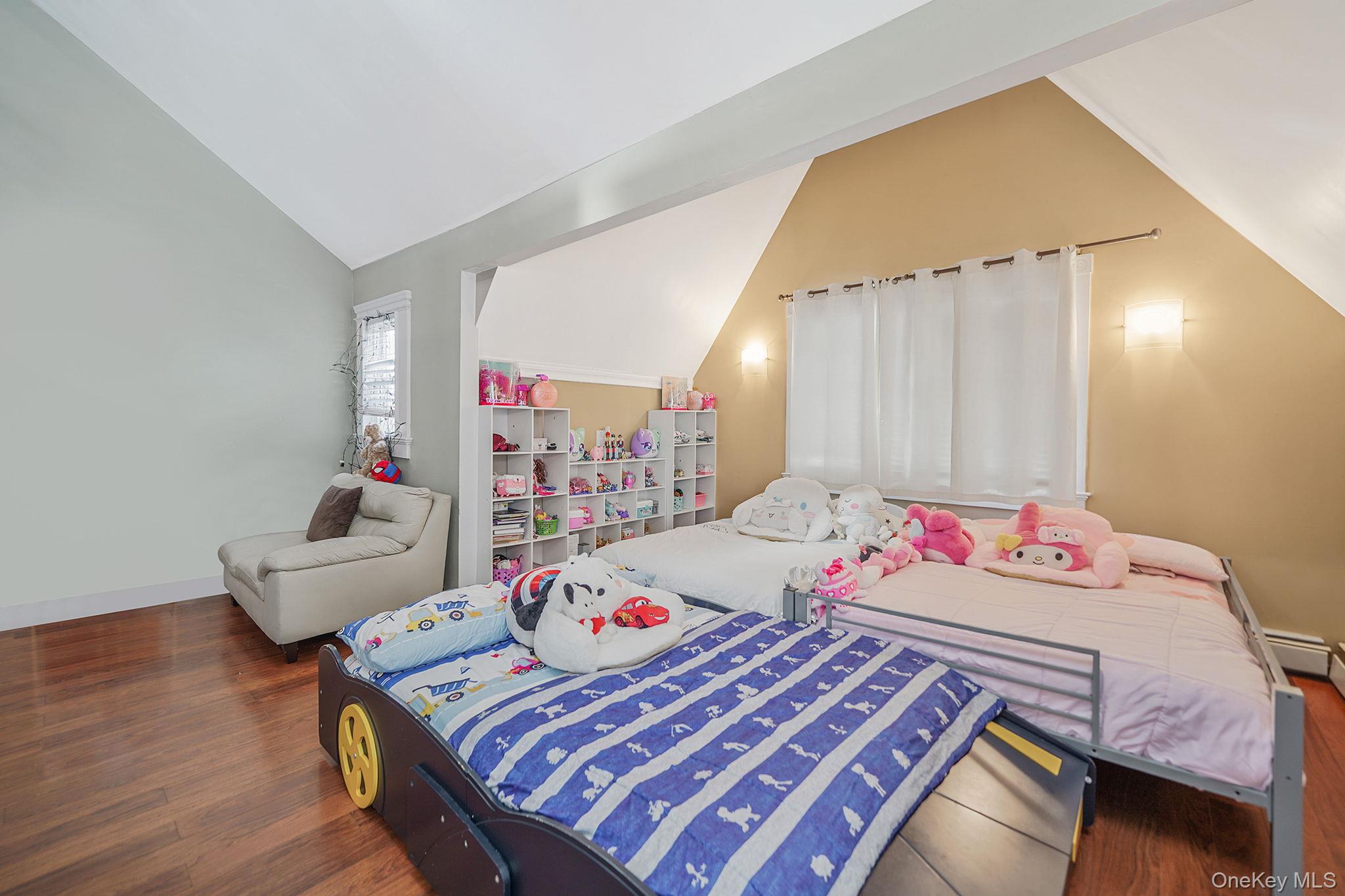 #10 photo, 189 Oak Street, West Hempstead , NY 11552