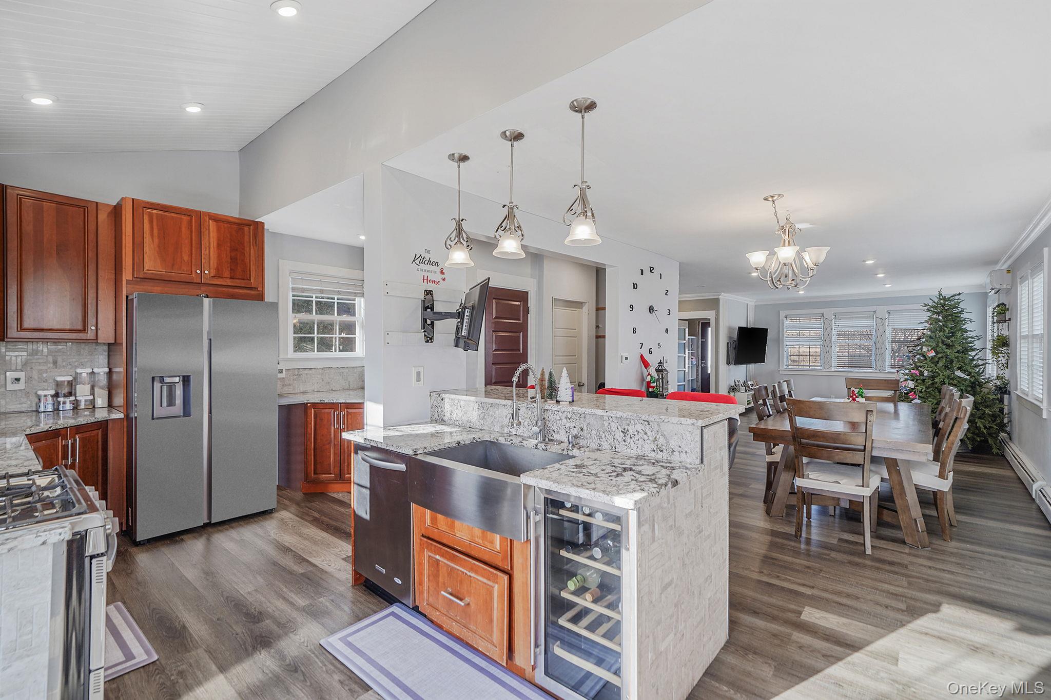 #6 photo, 189 Oak Street, West Hempstead , NY 11552