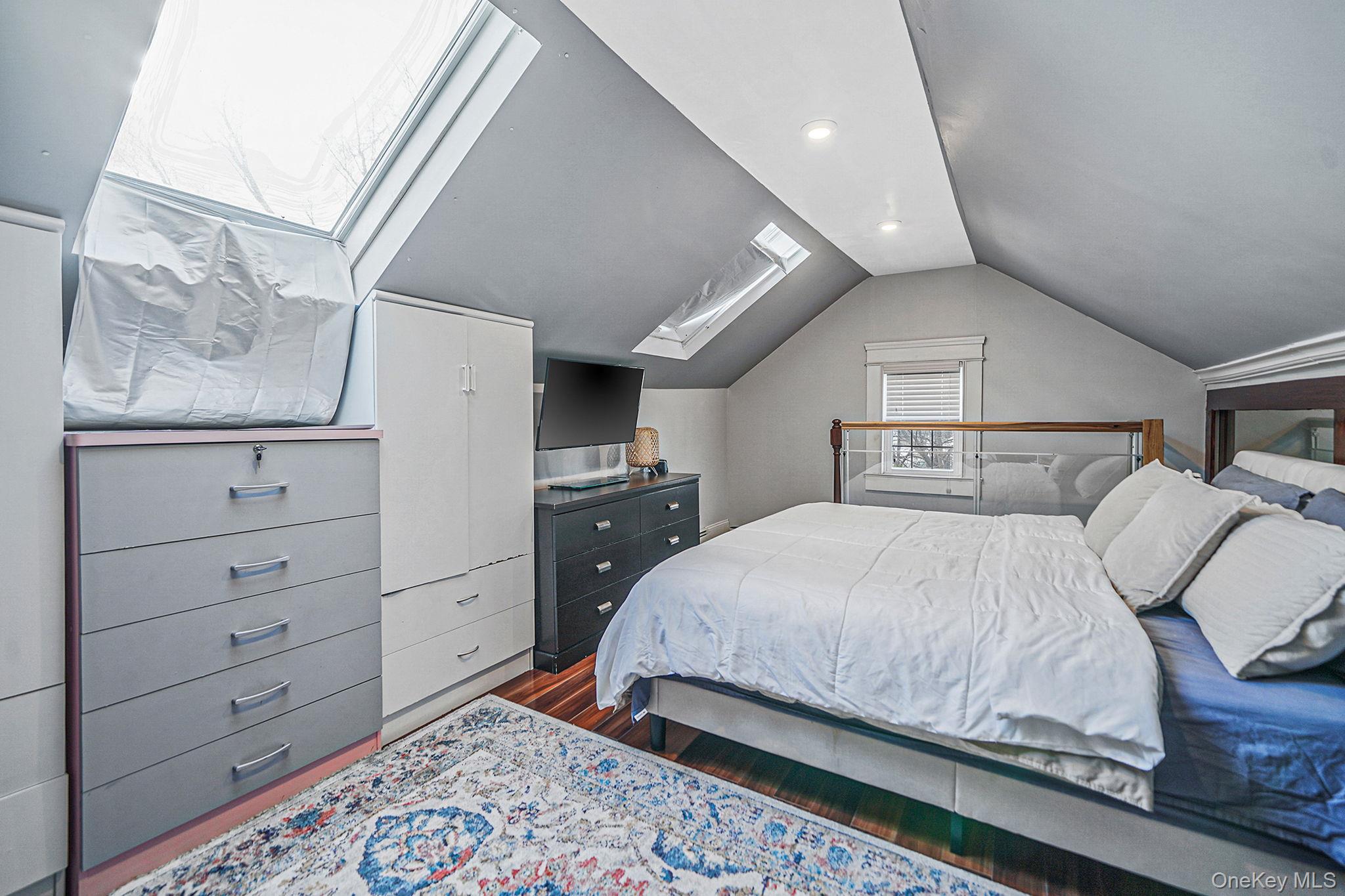 #9 photo, 189 Oak Street, West Hempstead , NY 11552