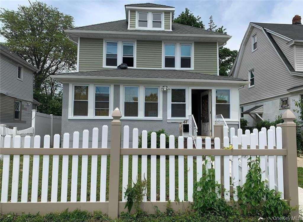 #1 photo, 47 Gladys Avenue, 롱 아일랜드 Hempstead , NY 11550