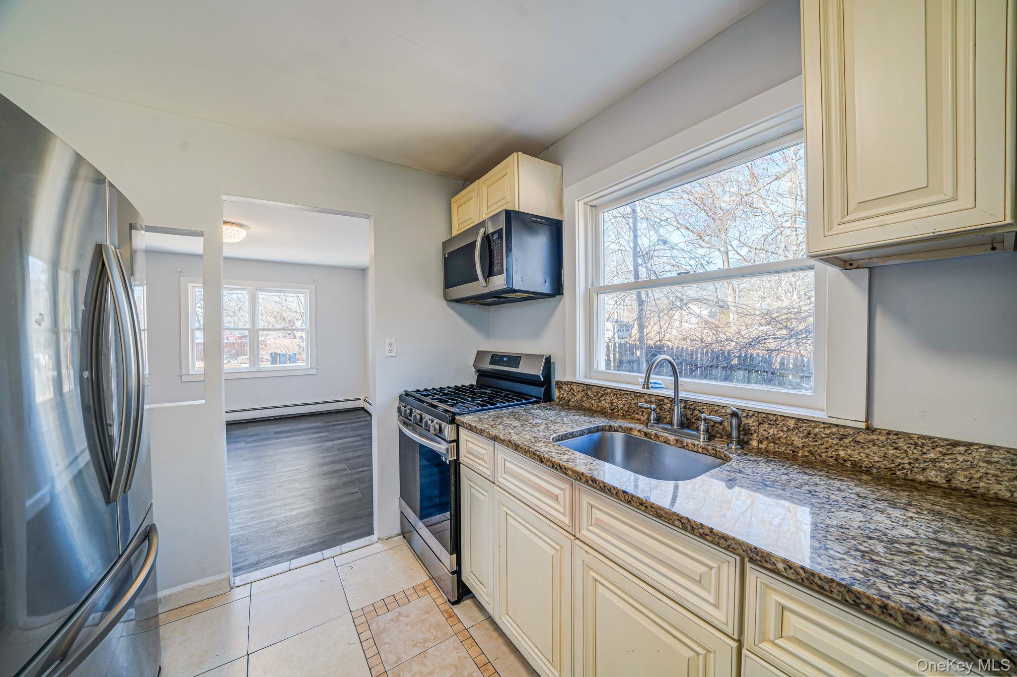 #19 photo, 476 Revilo Avenue, Shirley , NY 11967