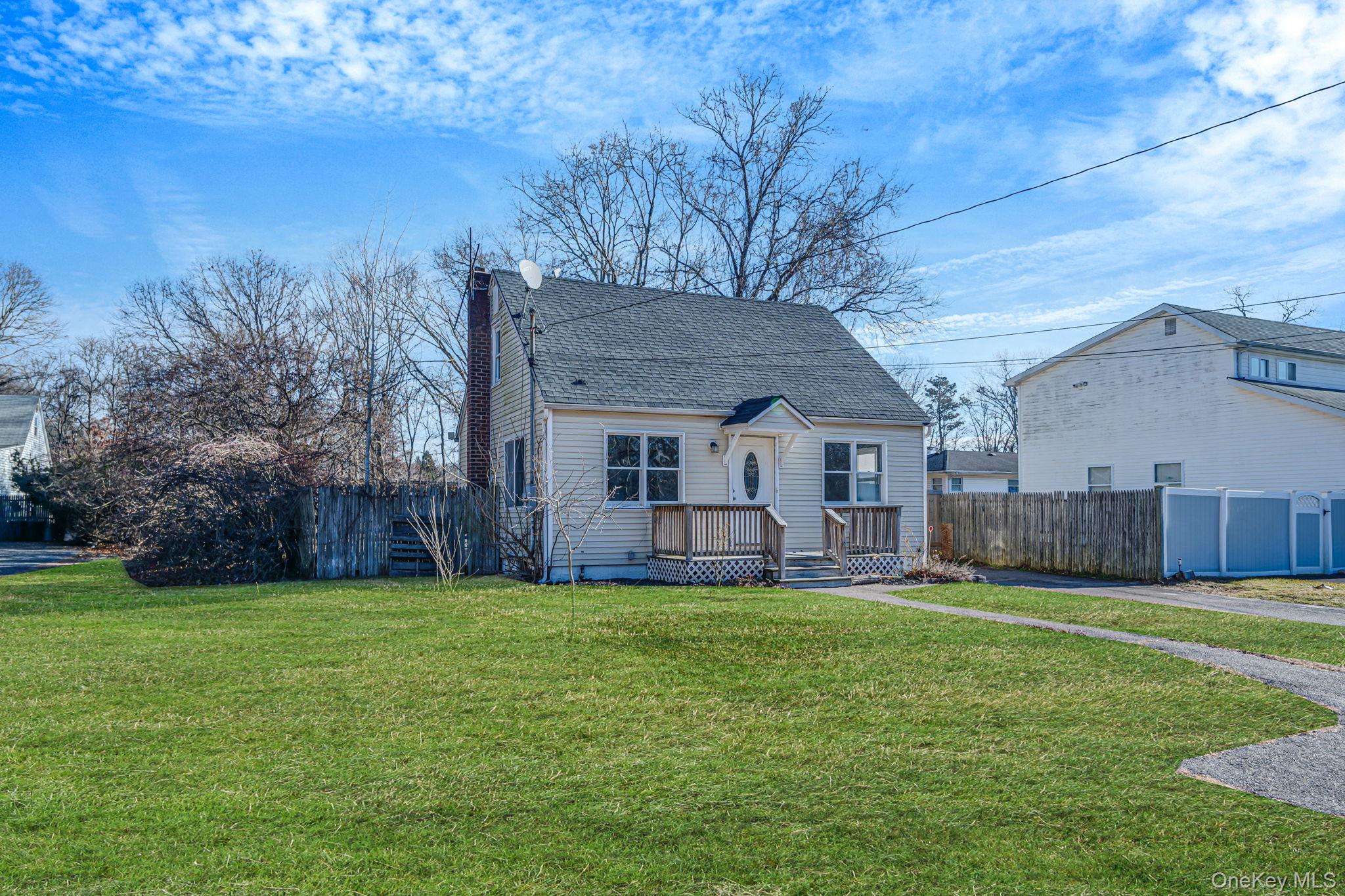 #2 photo, 476 Revilo Avenue, Shirley , NY 11967