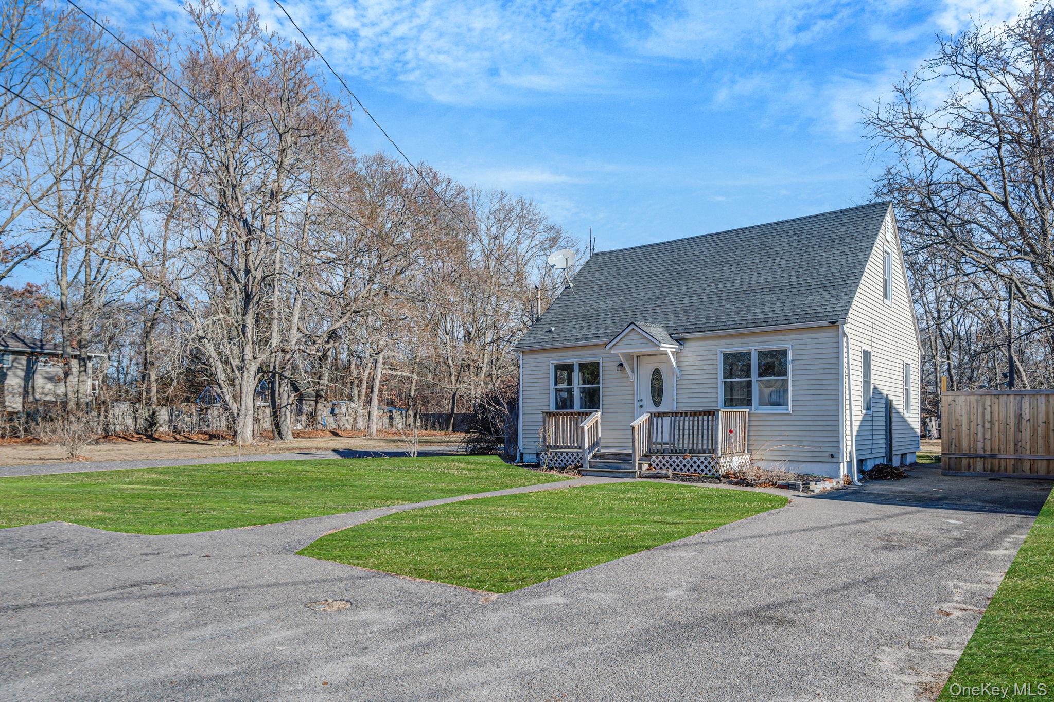 #3 photo, 476 Revilo Avenue, Shirley , NY 11967