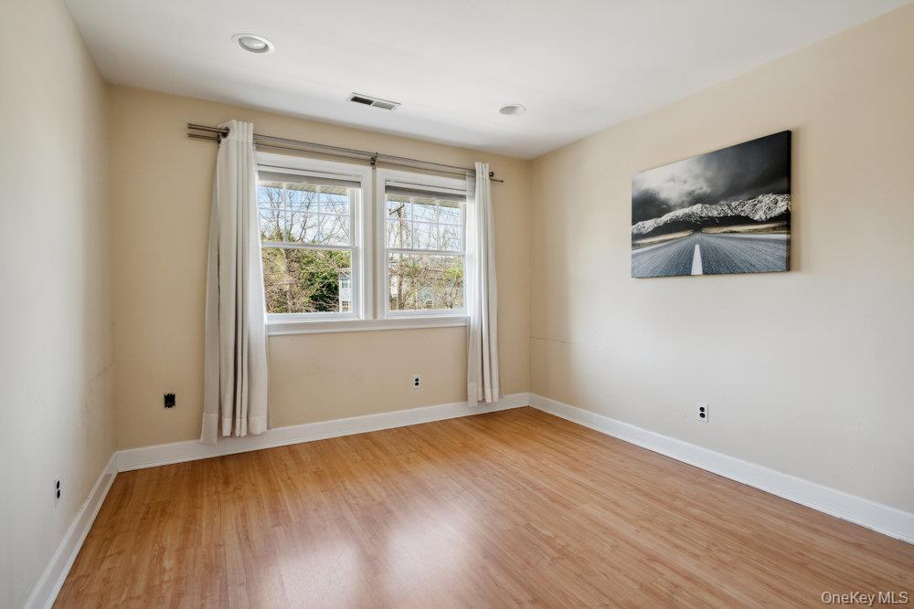 #14 photo, 30 Consuelo Place, Саффолк ‖ Oakdale , NY 11769