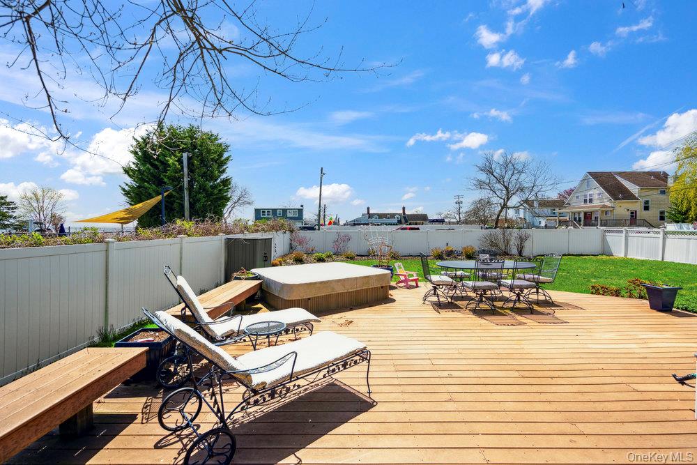 #18 photo, 30 Consuelo Place, Саффолк ‖ Oakdale , NY 11769