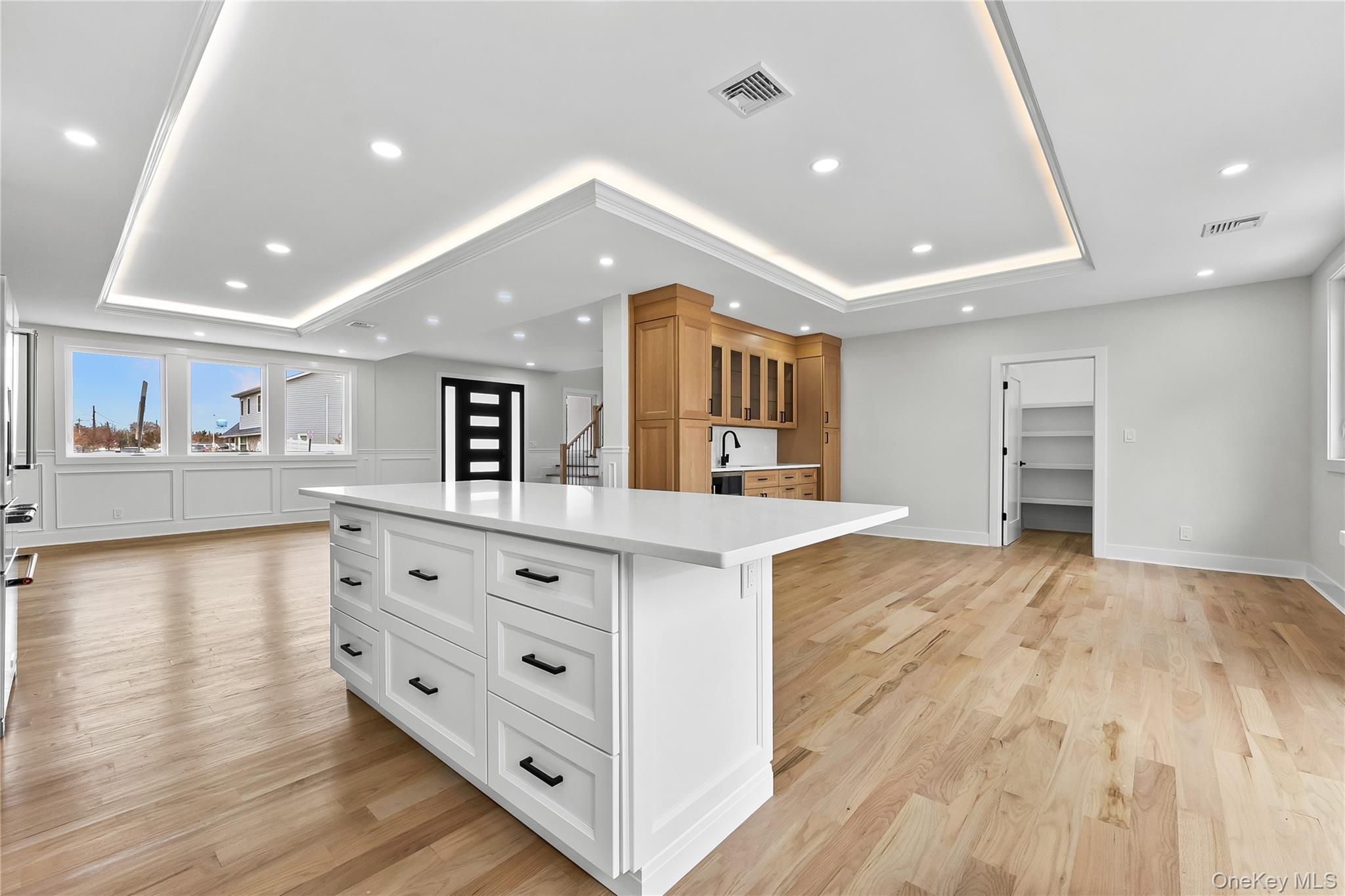 #9 photo, 2 Orchid Road, Levittown , NY 11756