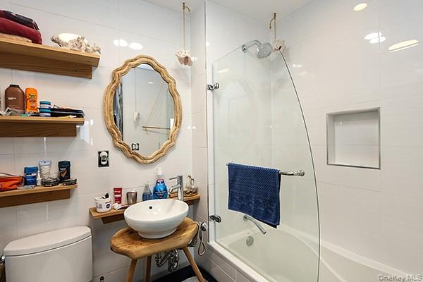 #12 photo, 6334 Fresh Pond Road, कुईंस Ridgewood , NY 11385