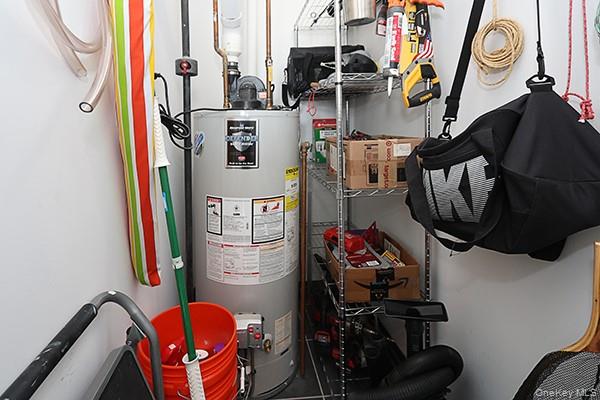 #15 photo, 6334 Fresh Pond Road, कुईंस Ridgewood , NY 11385