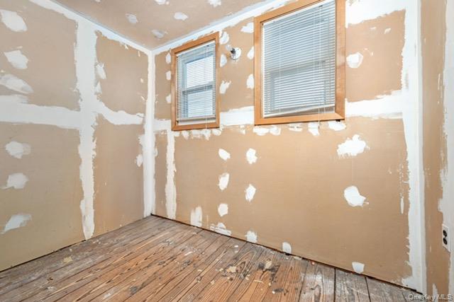 #12 photo, 84 Bay Avenue, Hicksville , NY 11801