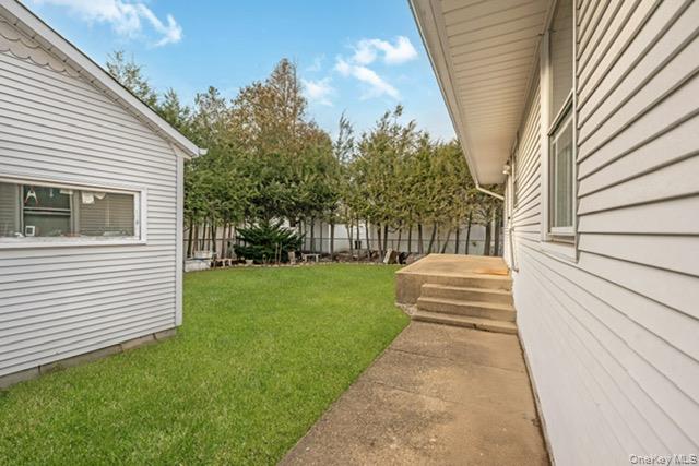 #16 photo, 84 Bay Avenue, Hicksville , NY 11801