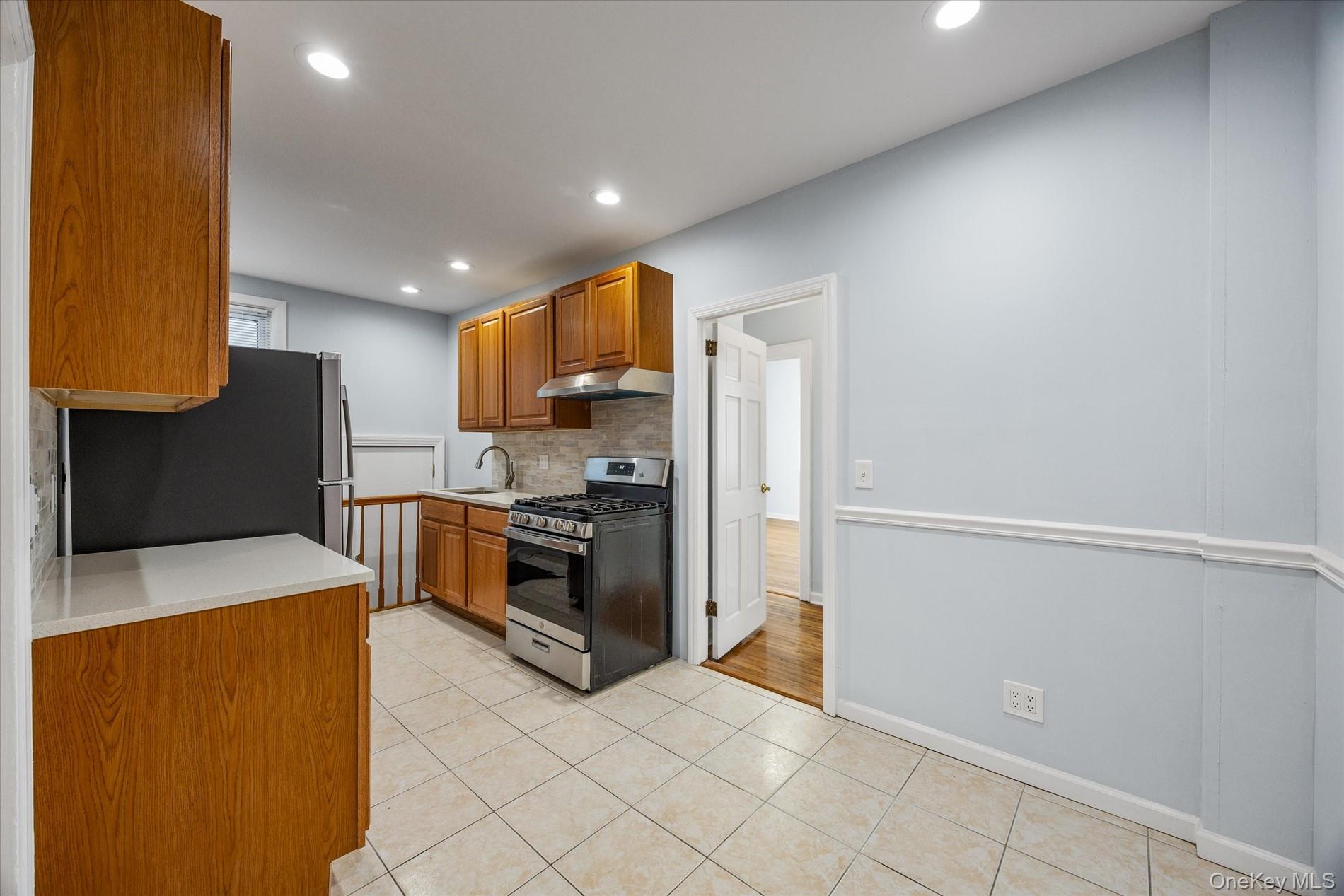 #10 photo, 6732 47th Avenue, Куинс ‖ Woodside , NY 11377