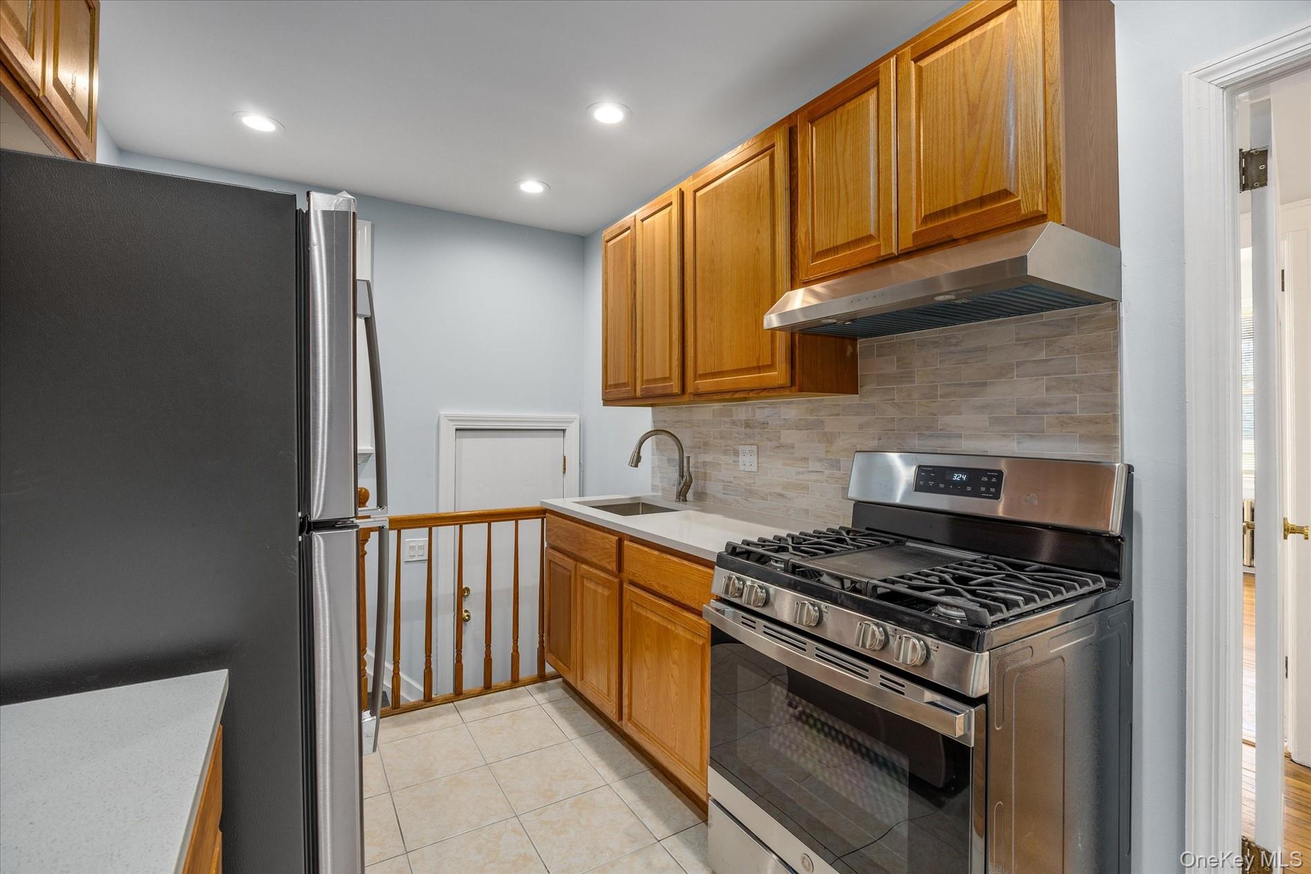 #13 photo, 6732 47th Avenue, Куинс ‖ Woodside , NY 11377