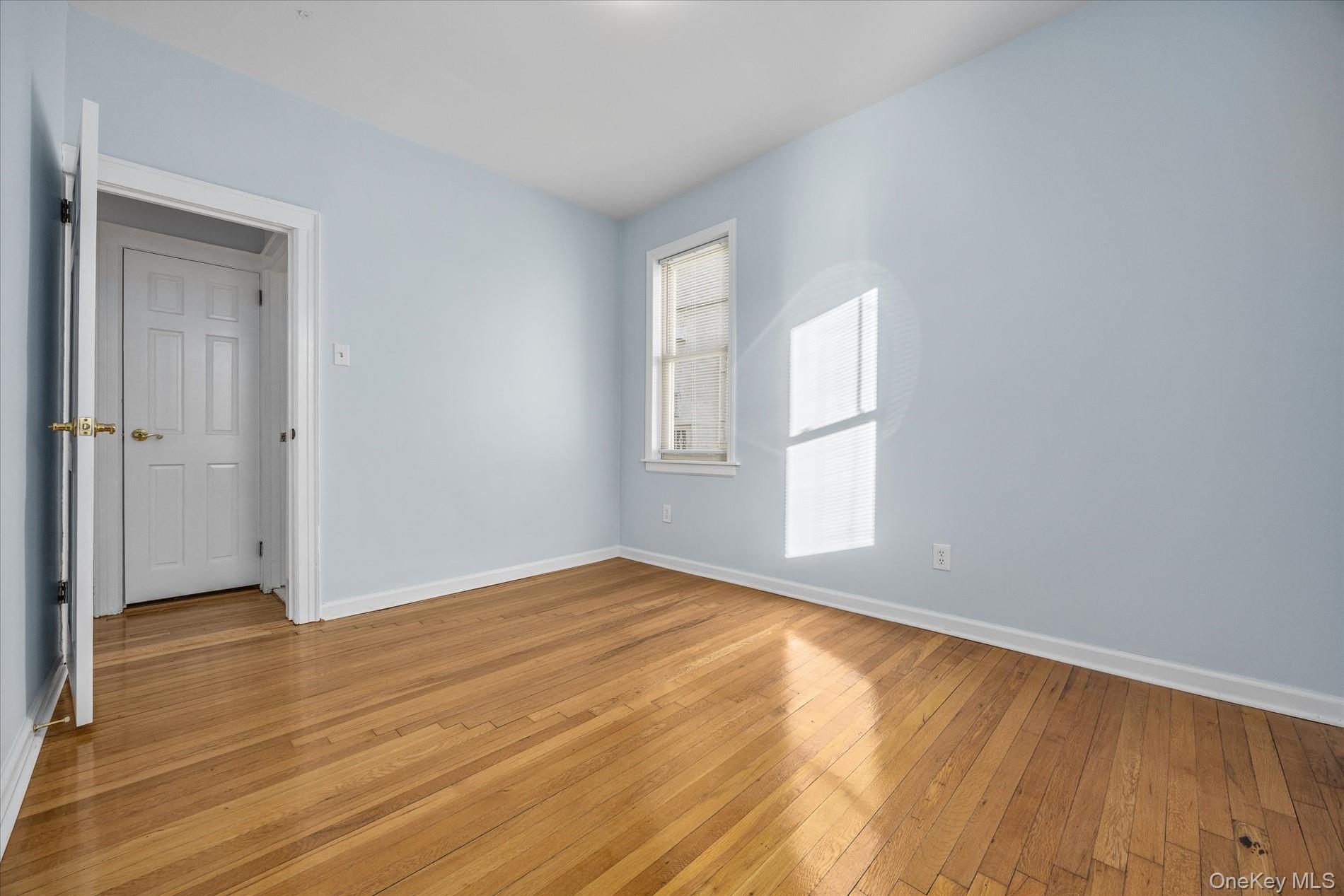 #16 photo, 6732 47th Avenue, Куинс ‖ Woodside , NY 11377