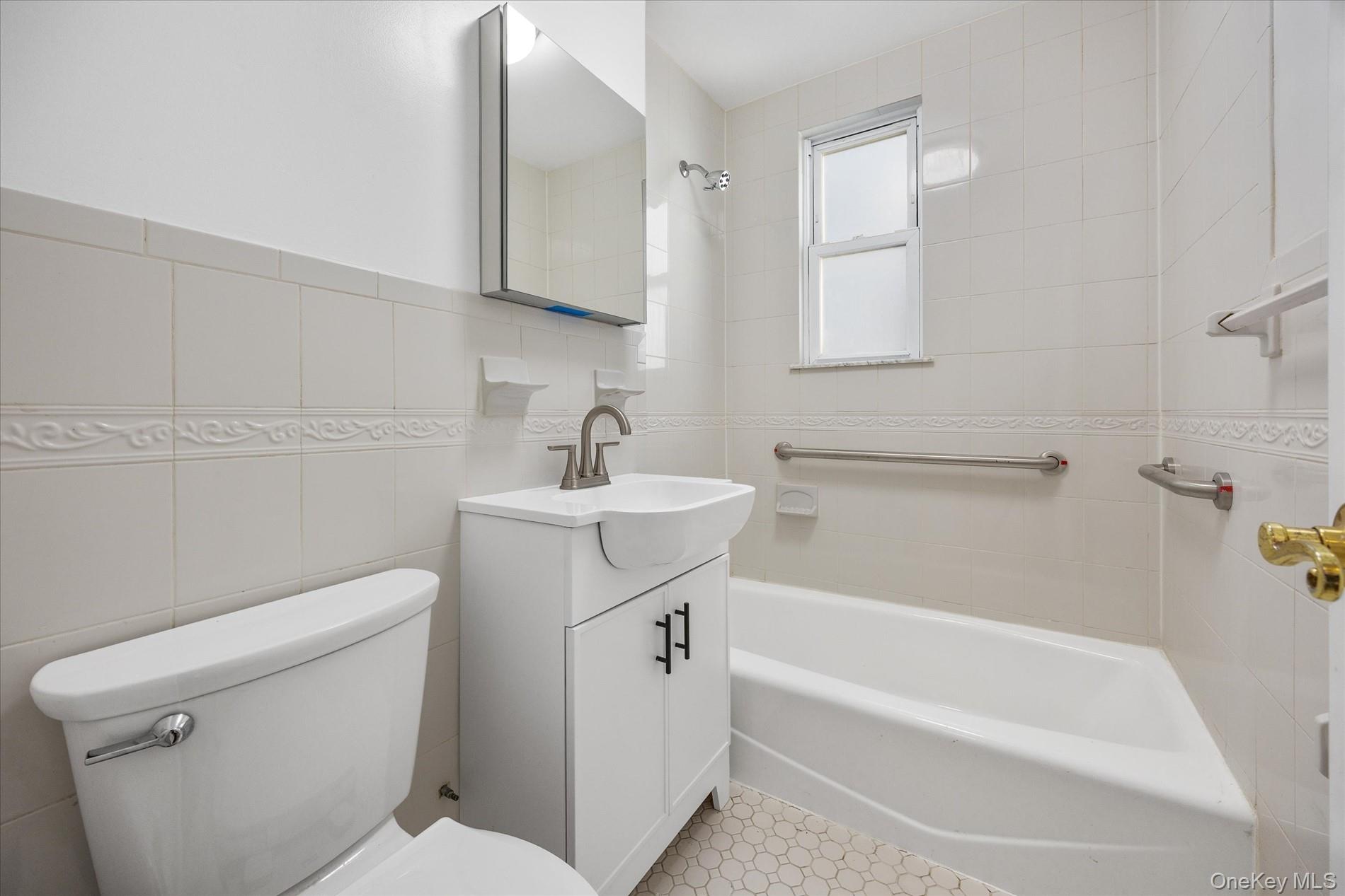 #19 photo, 6732 47th Avenue, Куинс ‖ Woodside , NY 11377