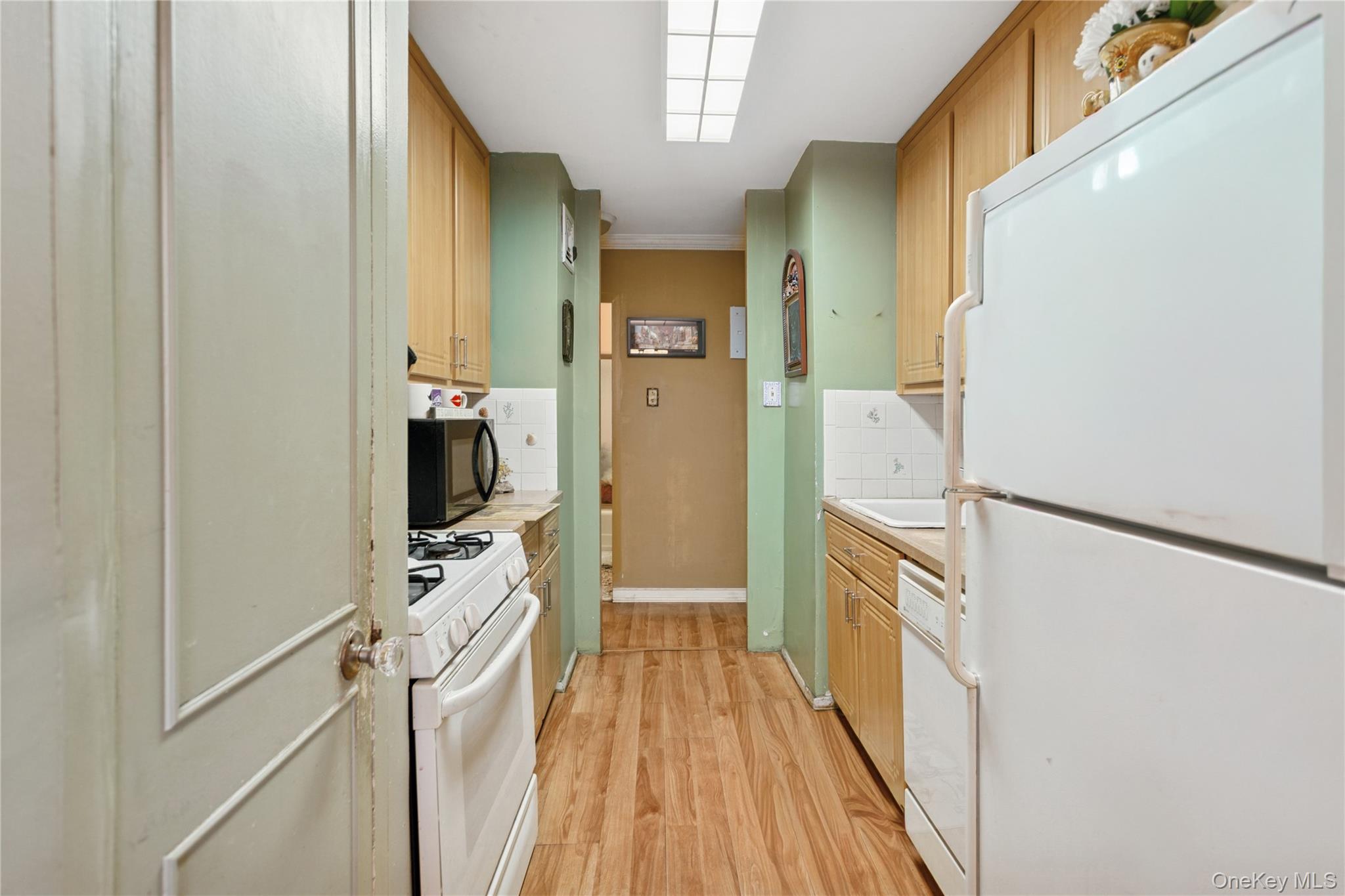 #20 photo, 25 Neptune Boulevard, नासाउ काउंटी Long Beach , NY 11561