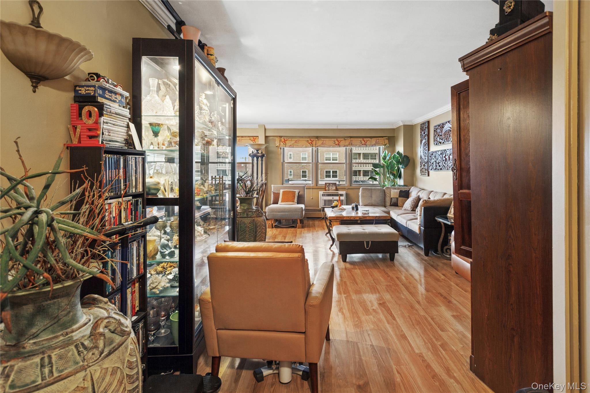 #7 photo, 25 Neptune Boulevard, नासाउ काउंटी Long Beach , NY 11561