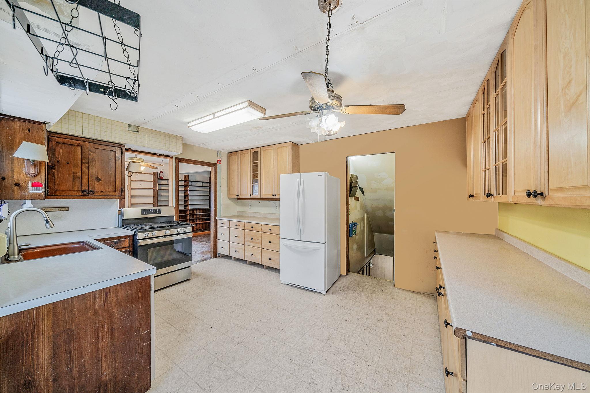 #19 photo, 120 Rustic Road, Port Jefferson , NY 11777