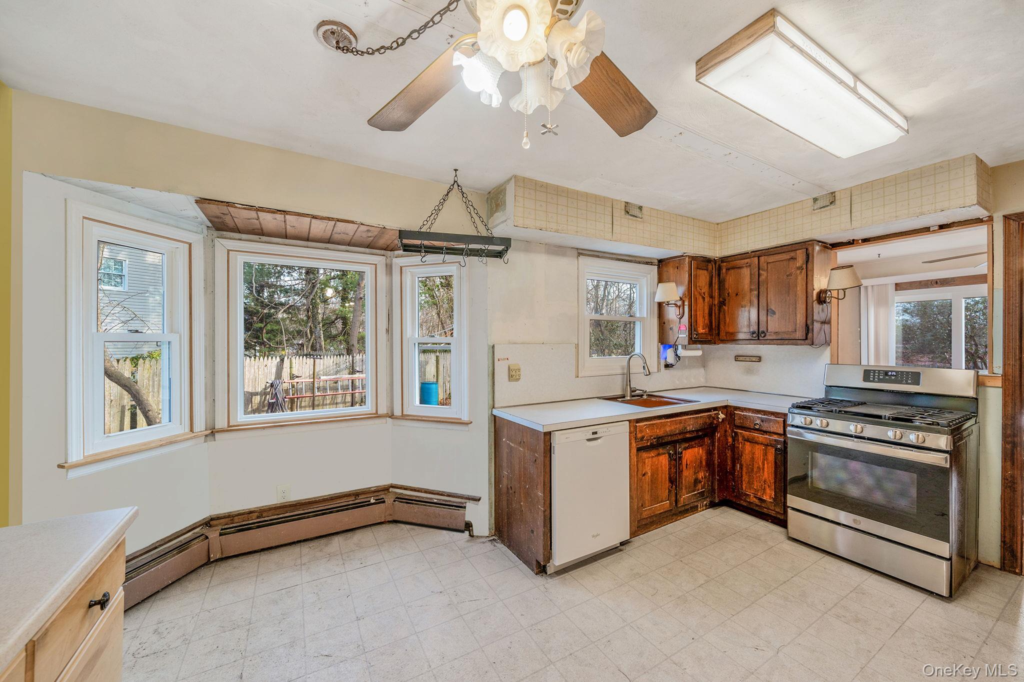 #20 photo, 120 Rustic Road, Port Jefferson , NY 11777