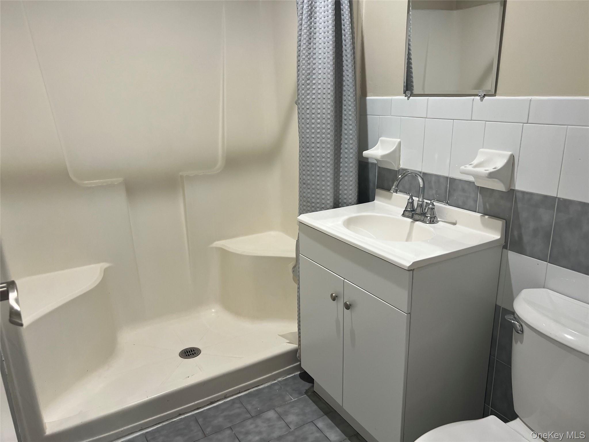 #17 photo, 60 N Marwood Road, מחוז נסאו Port Washington , NY 11050