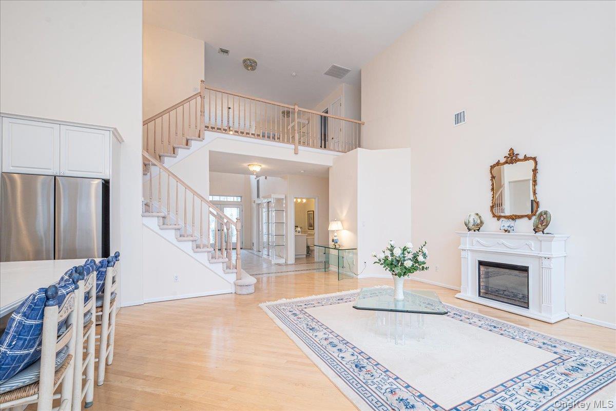 #10 photo, 205 Windwatch Drive, Саффолк ‖ Hauppauge , NY 11788