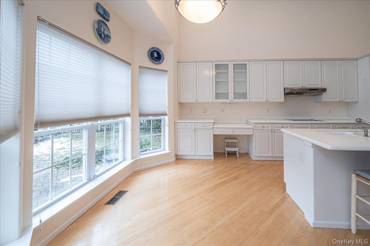 #11 photo, 205 Windwatch Drive, Саффолк ‖ Hauppauge , NY 11788