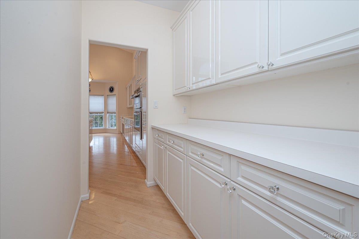 #18 photo, 205 Windwatch Drive, Саффолк ‖ Hauppauge , NY 11788