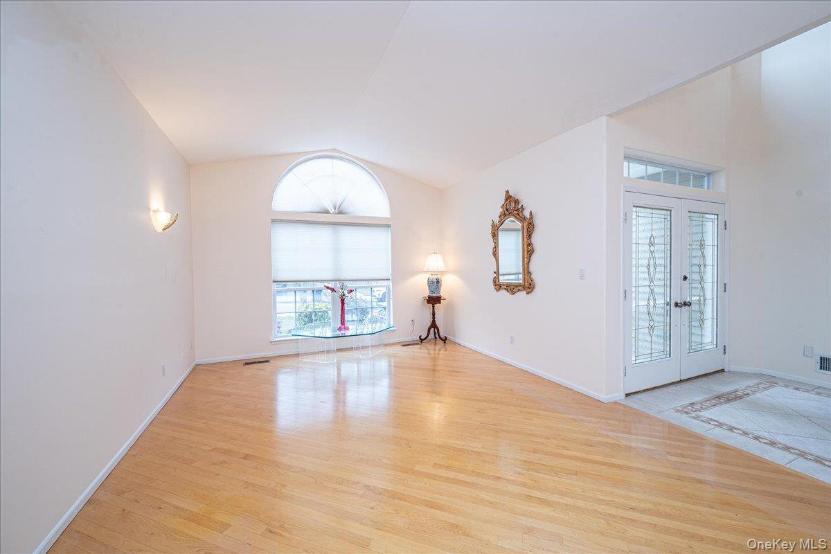 #20 photo, 205 Windwatch Drive, Саффолк ‖ Hauppauge , NY 11788