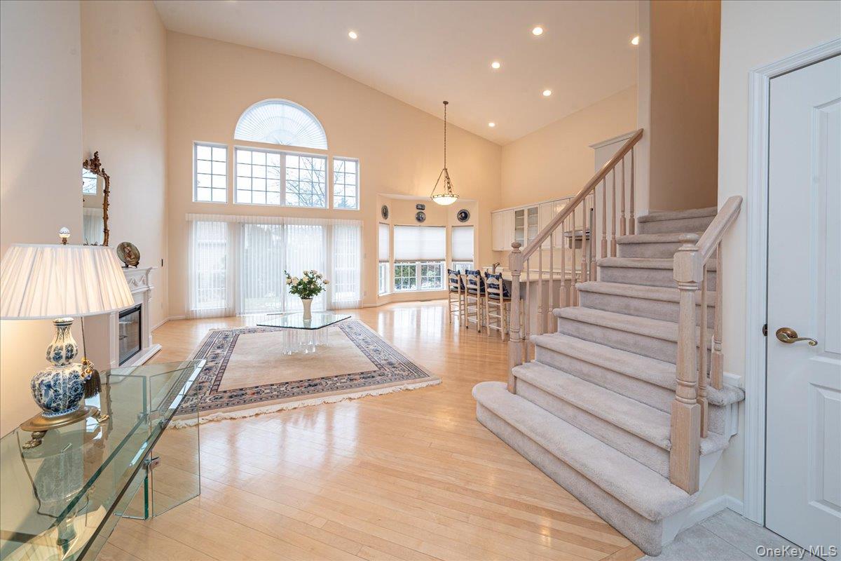 #5 photo, 205 Windwatch Drive, Саффолк ‖ Hauppauge , NY 11788