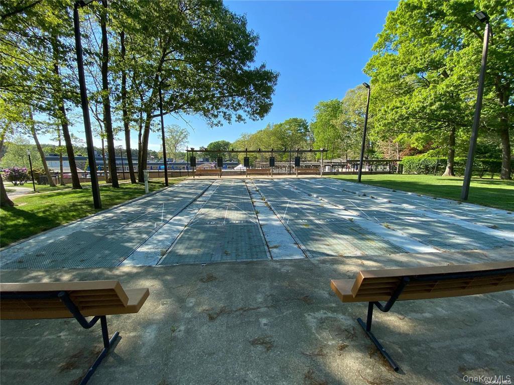 #6 photo, 274 Berwick Court, Саффолк ‖ Ridge , NY 11961