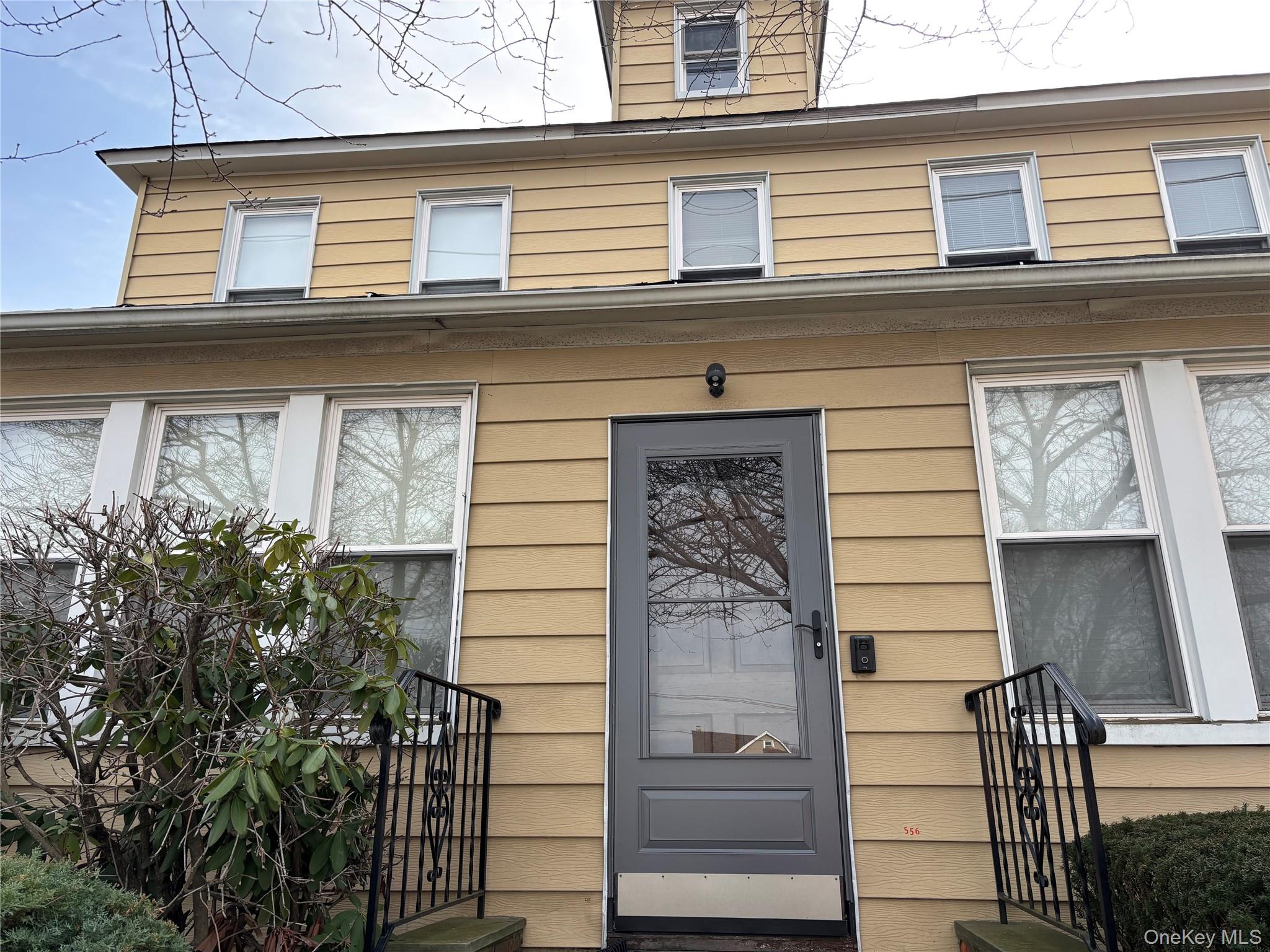 #1 photo, 556 Broadway, Carle Place , NY 11514