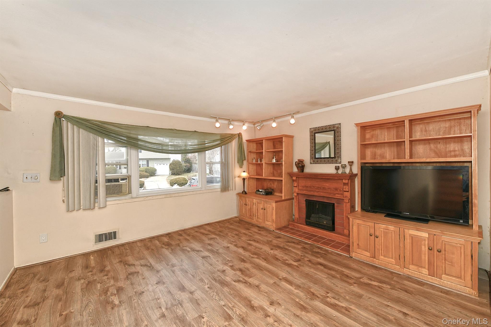 #5 photo, 4 Deepdale Drive, Brentwood , NY 11717