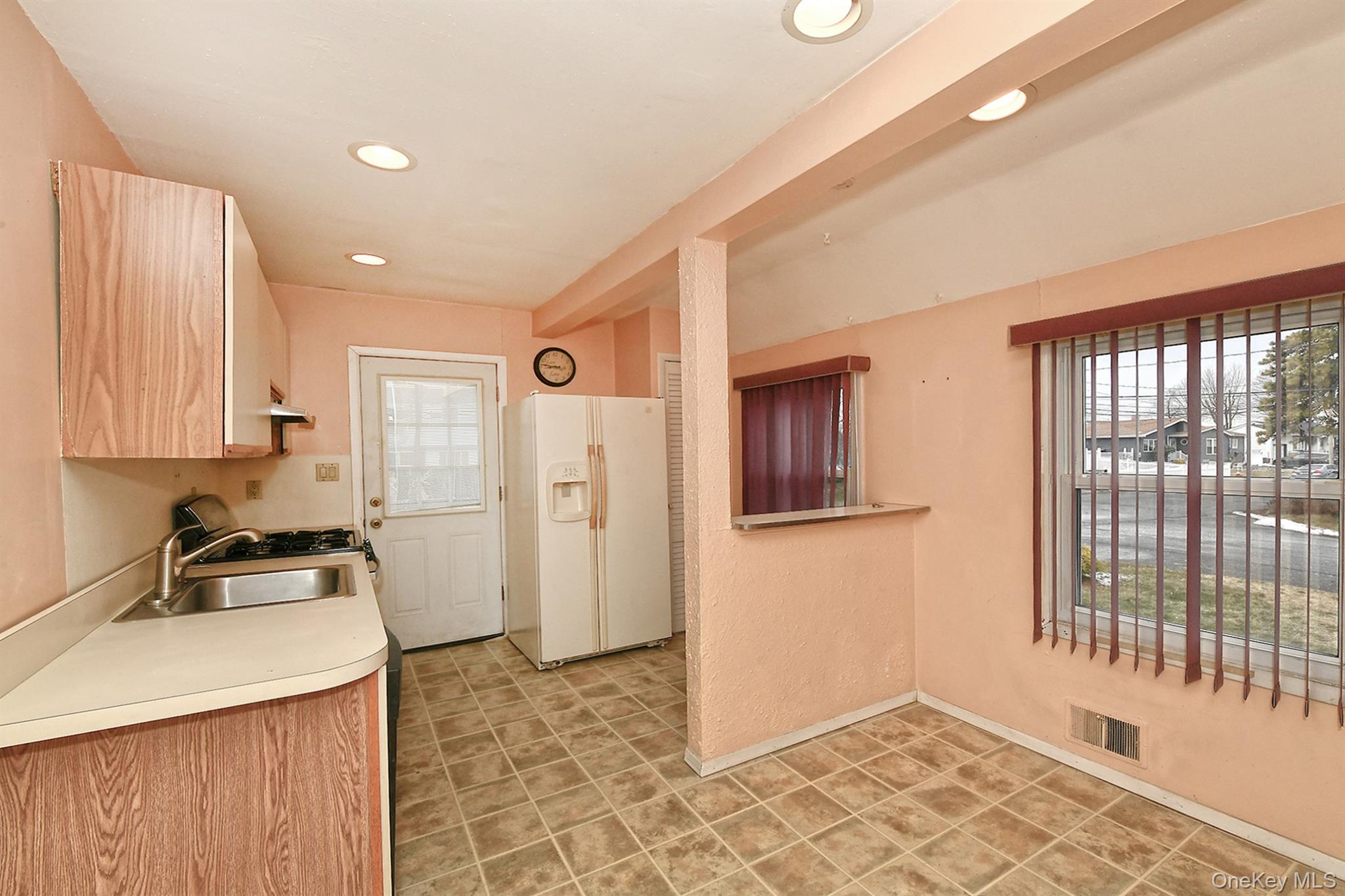 #8 photo, 4 Deepdale Drive, Brentwood , NY 11717