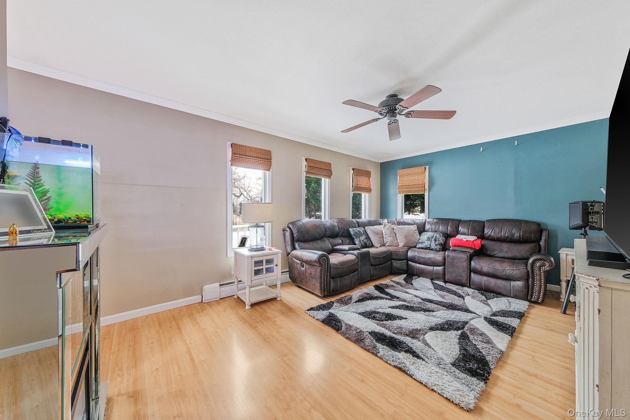 #13 photo, 38 Camille Lane, מחוז סאפוק East Patchogue , NY 11772