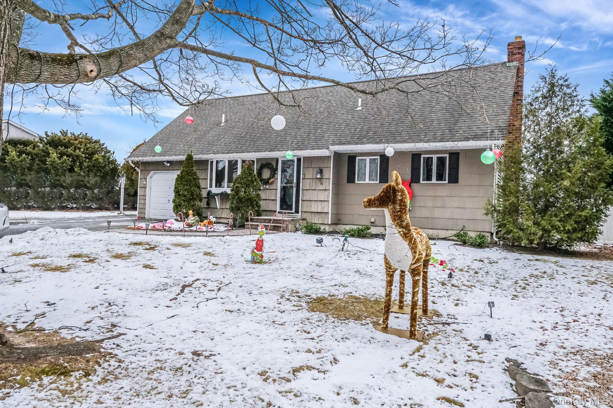 #3 photo, 38 Camille Lane, מחוז סאפוק East Patchogue , NY 11772