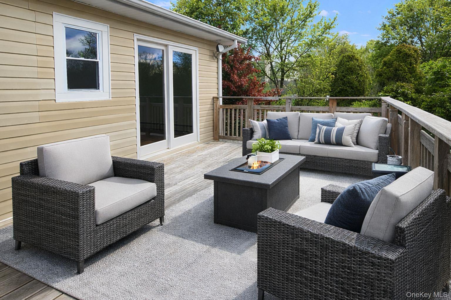 #12 photo, 418 Garden Street, מחוז סאפוק West Islip , NY 11795