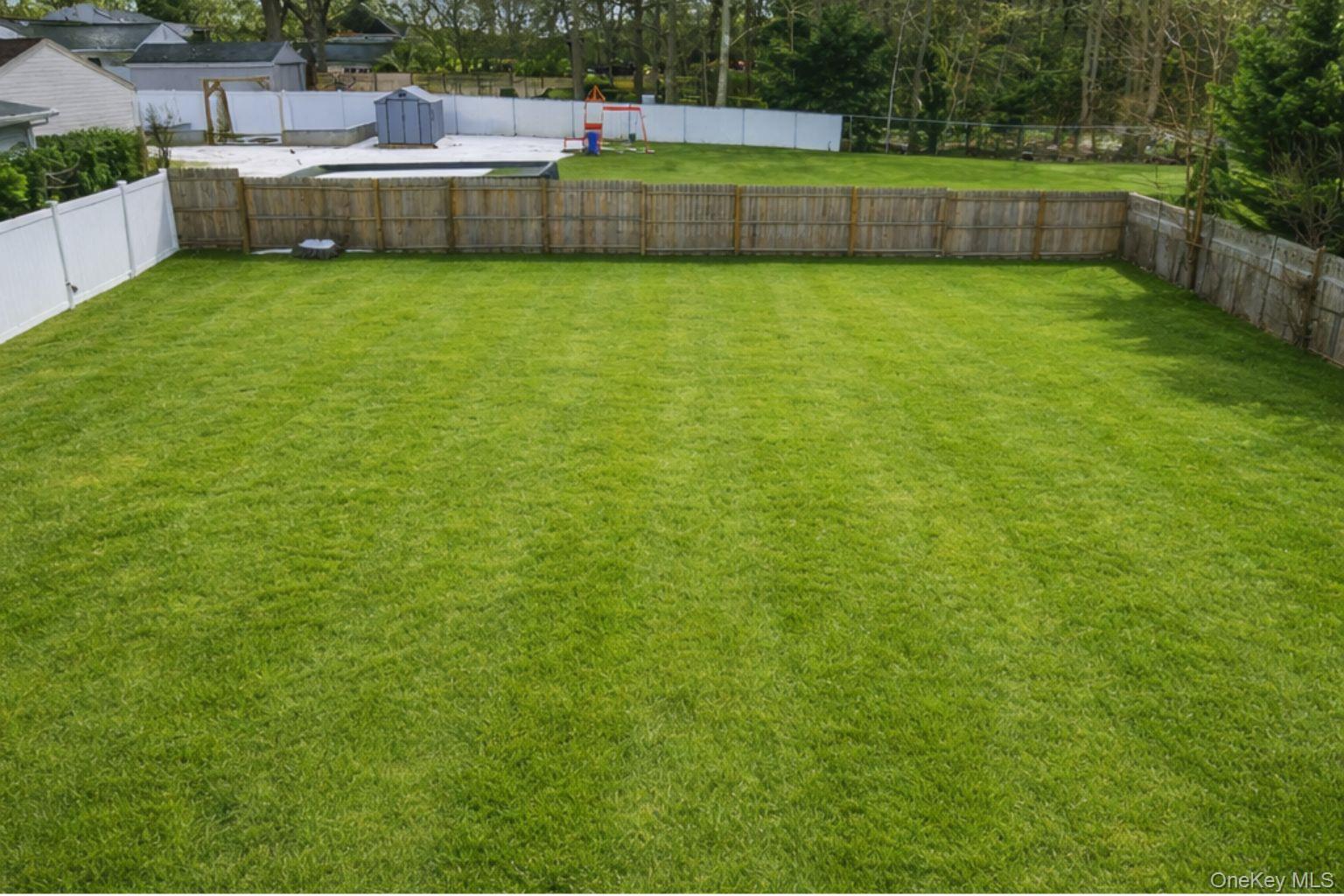 #13 photo, 418 Garden Street, מחוז סאפוק West Islip , NY 11795