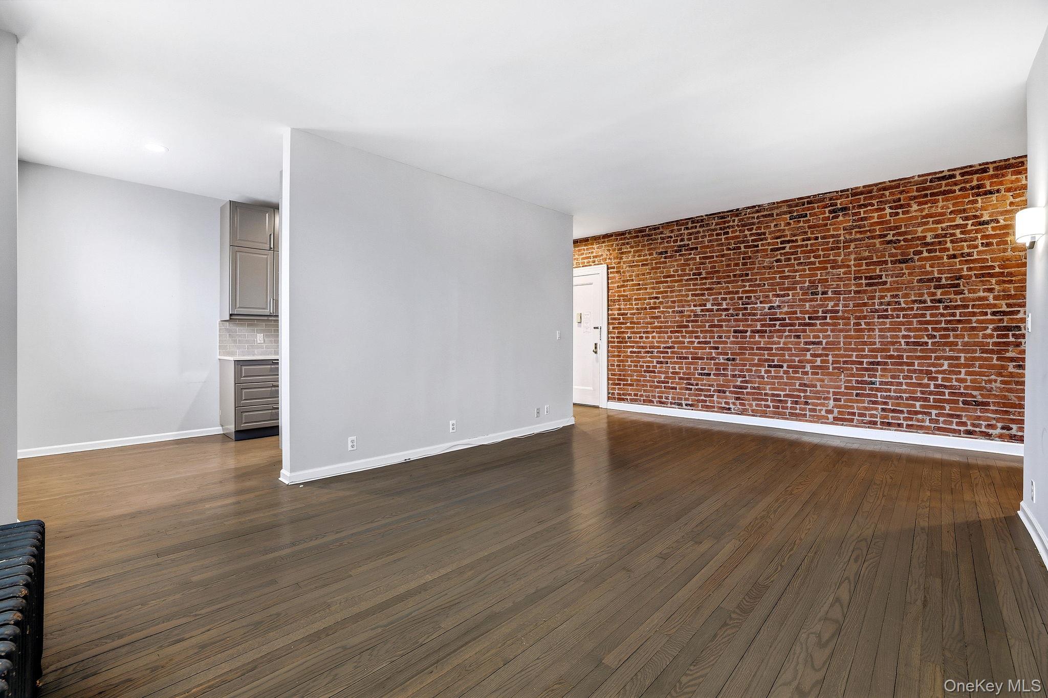 #8 photo, 11 Alden Road, Larchmont , NY 10538