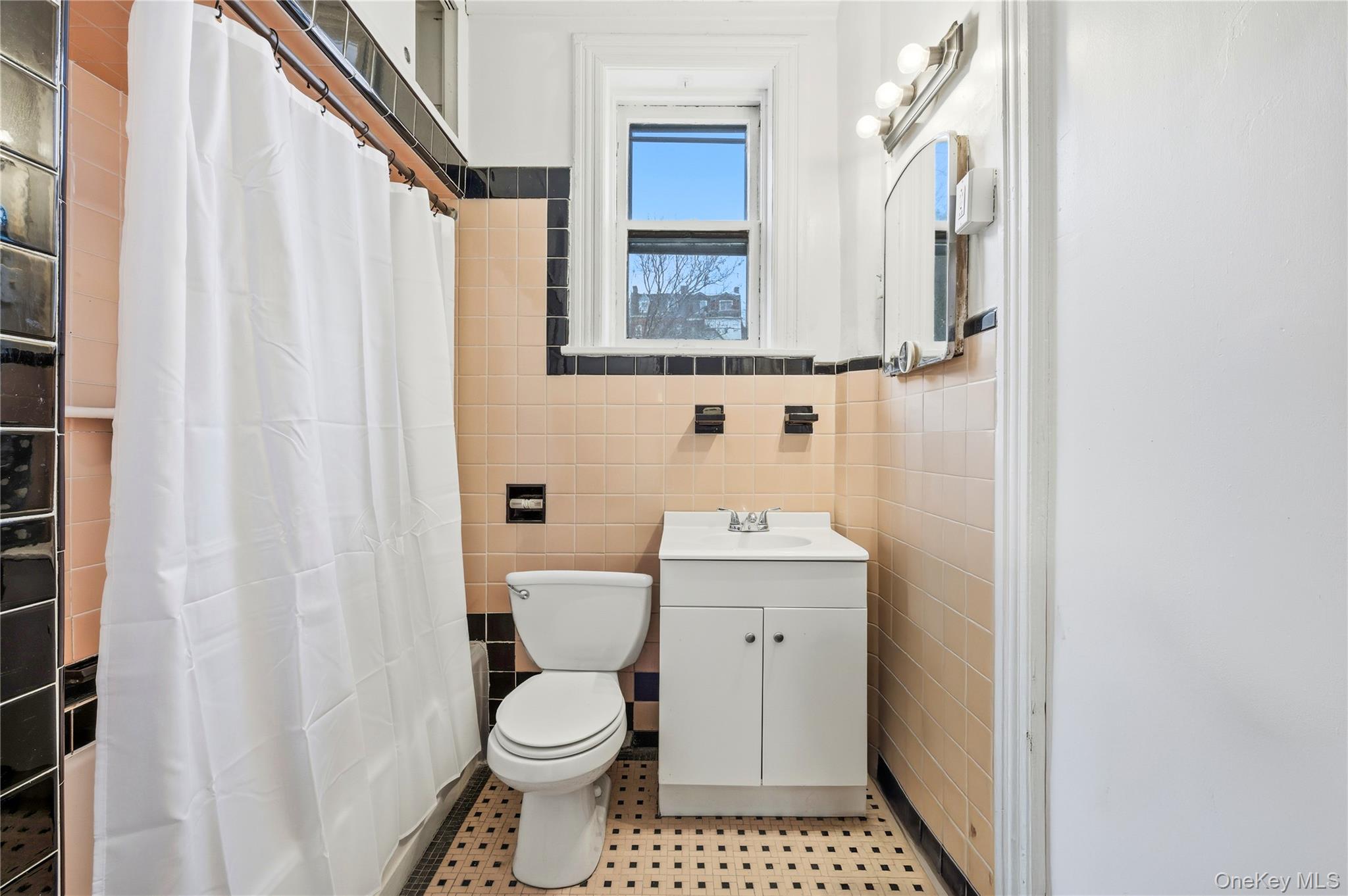 #14 photo, 415 Grand Street, Newburgh , NY 12550