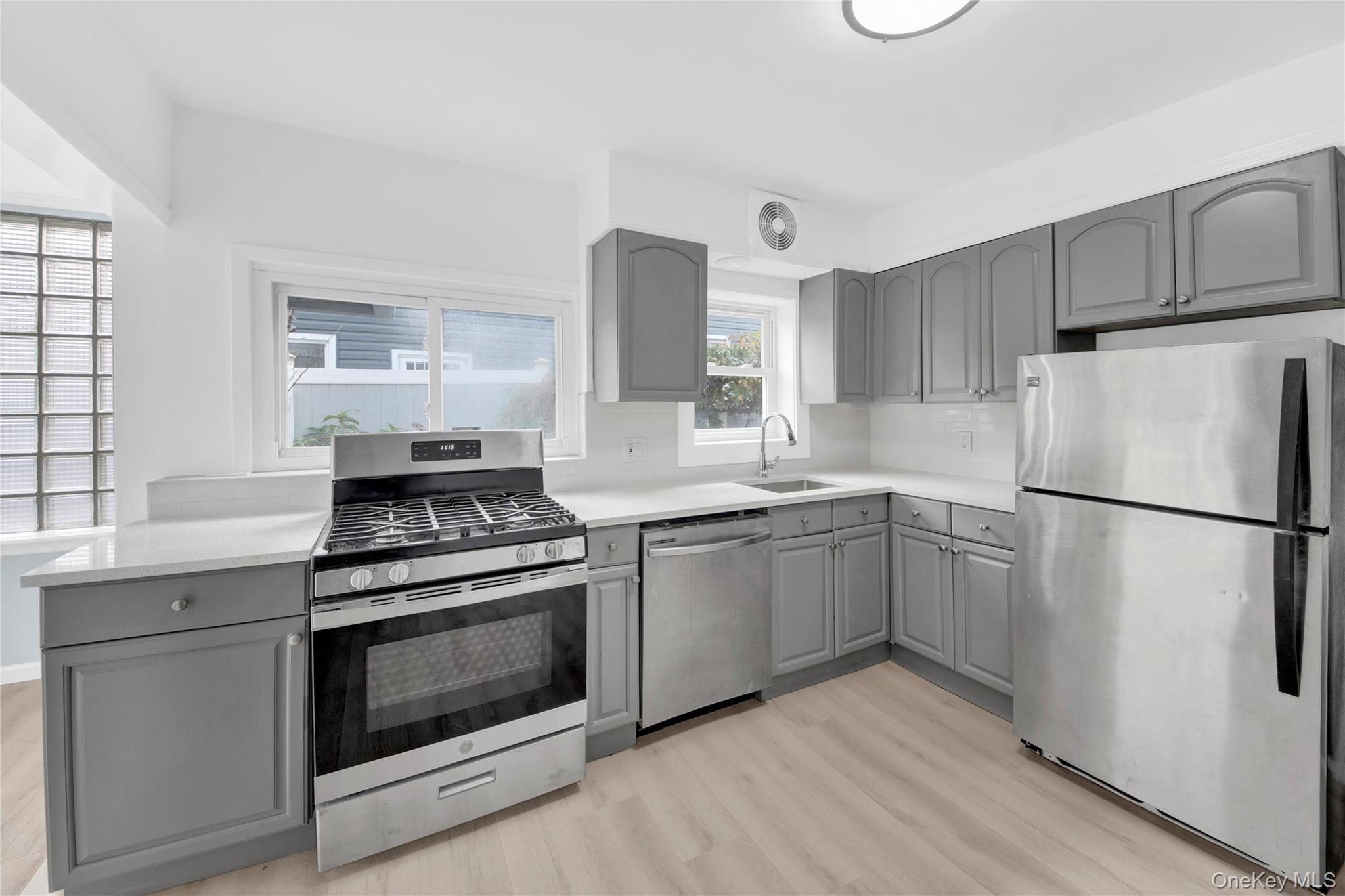 #18 photo, 28 Crestmont Avenue, Yonkers , NY 10704