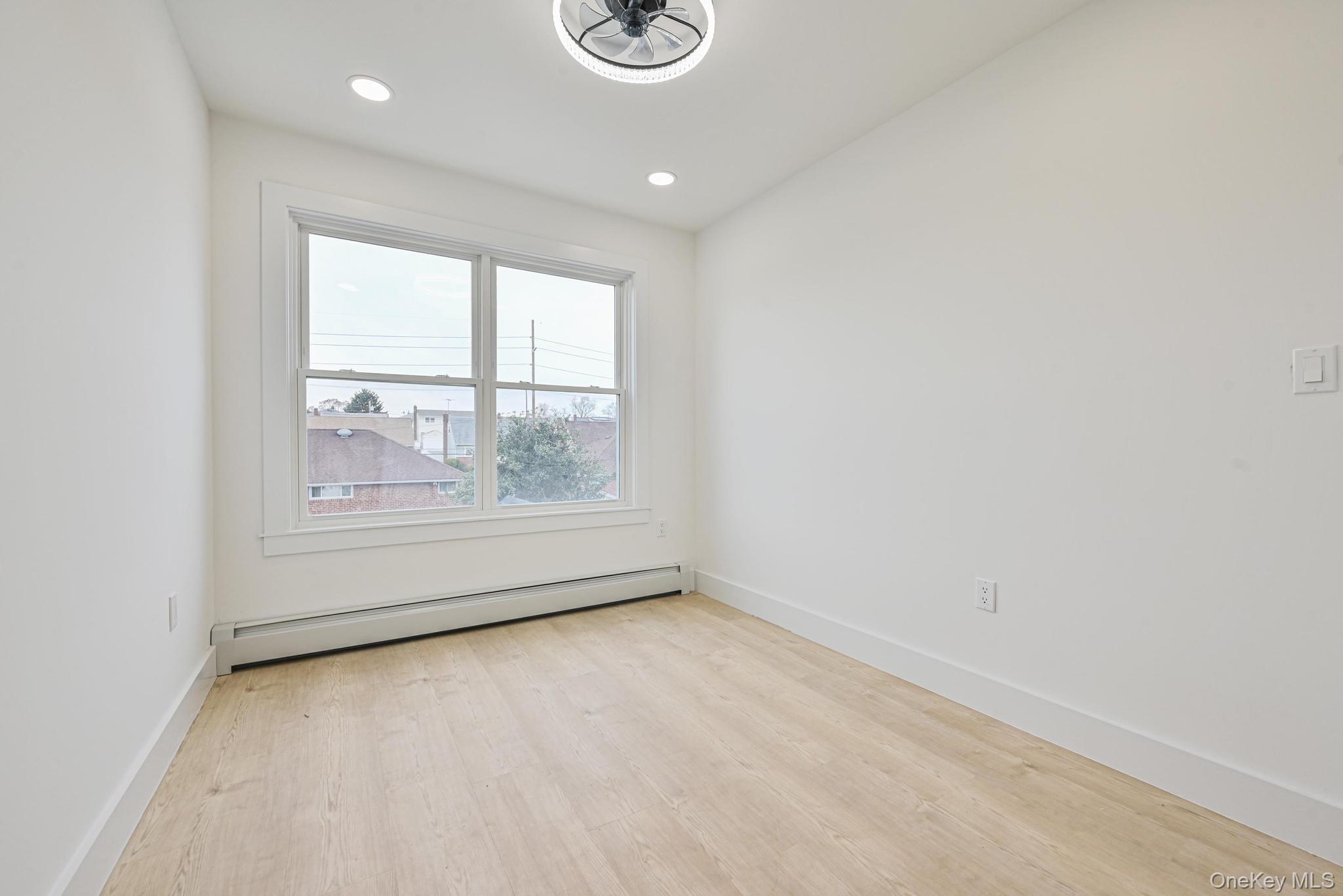 #15 photo, 44 Catherine Avenue, नासाउ काउंटी Franklin Square , NY 11010