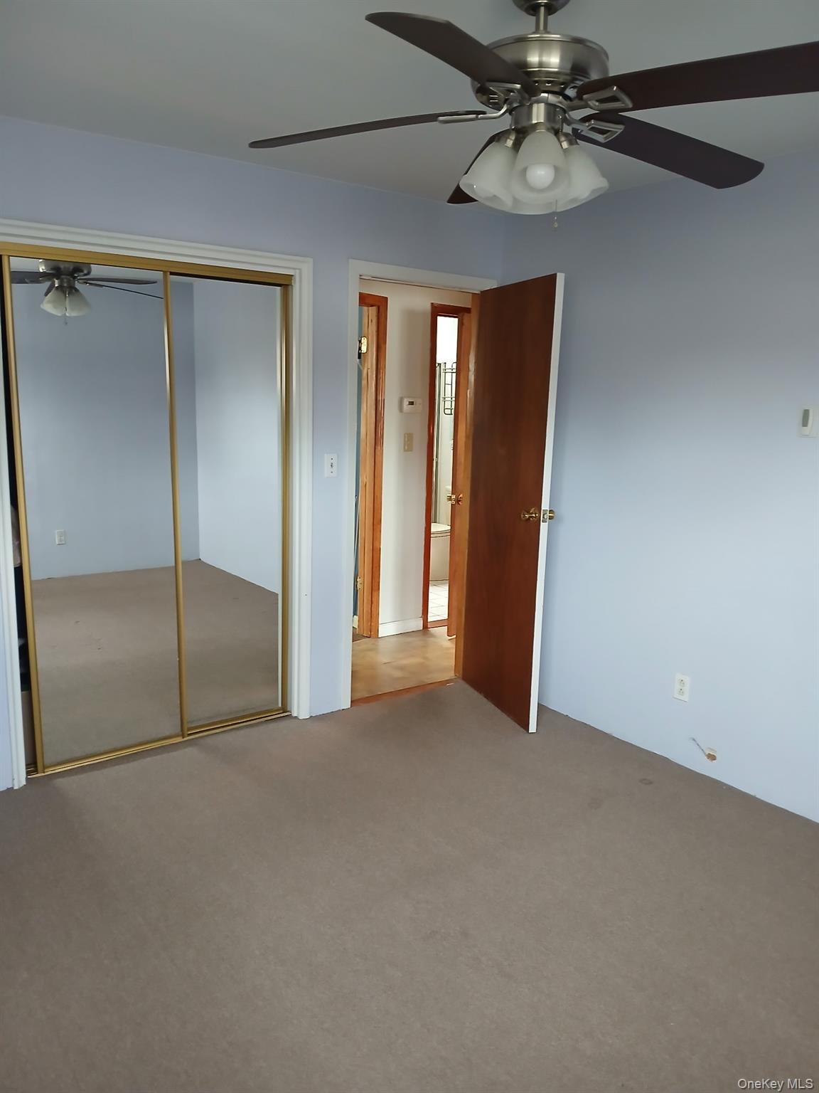 #13 photo, 413 37th Street, מחוז סאפוק Lindenhurst , NY 11757