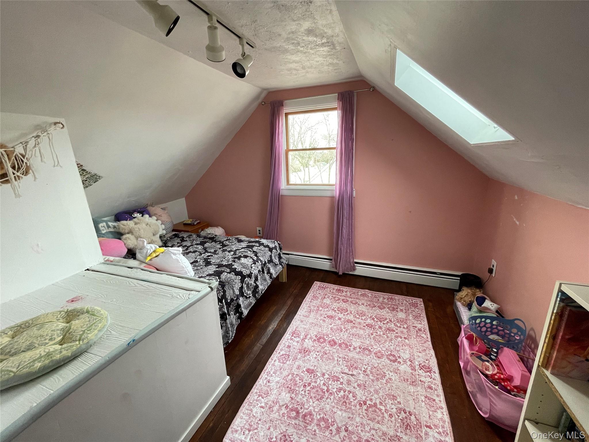 #18 photo, 413 37th Street, מחוז סאפוק Lindenhurst , NY 11757