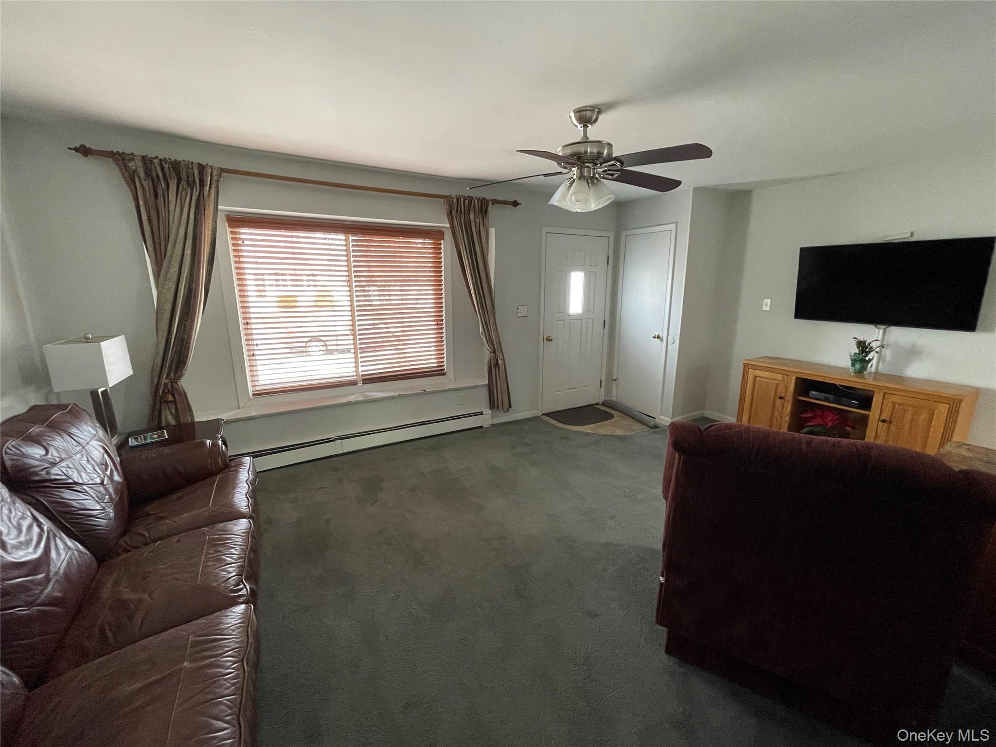 #4 photo, 413 37th Street, מחוז סאפוק Lindenhurst , NY 11757